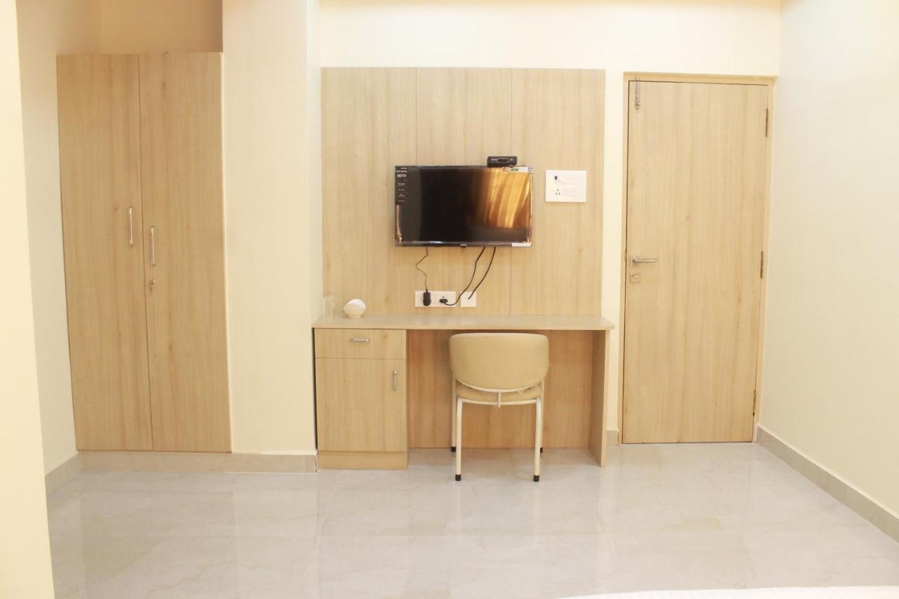 فندق Jfive Residency شيناي المظهر الخارجي الصورة