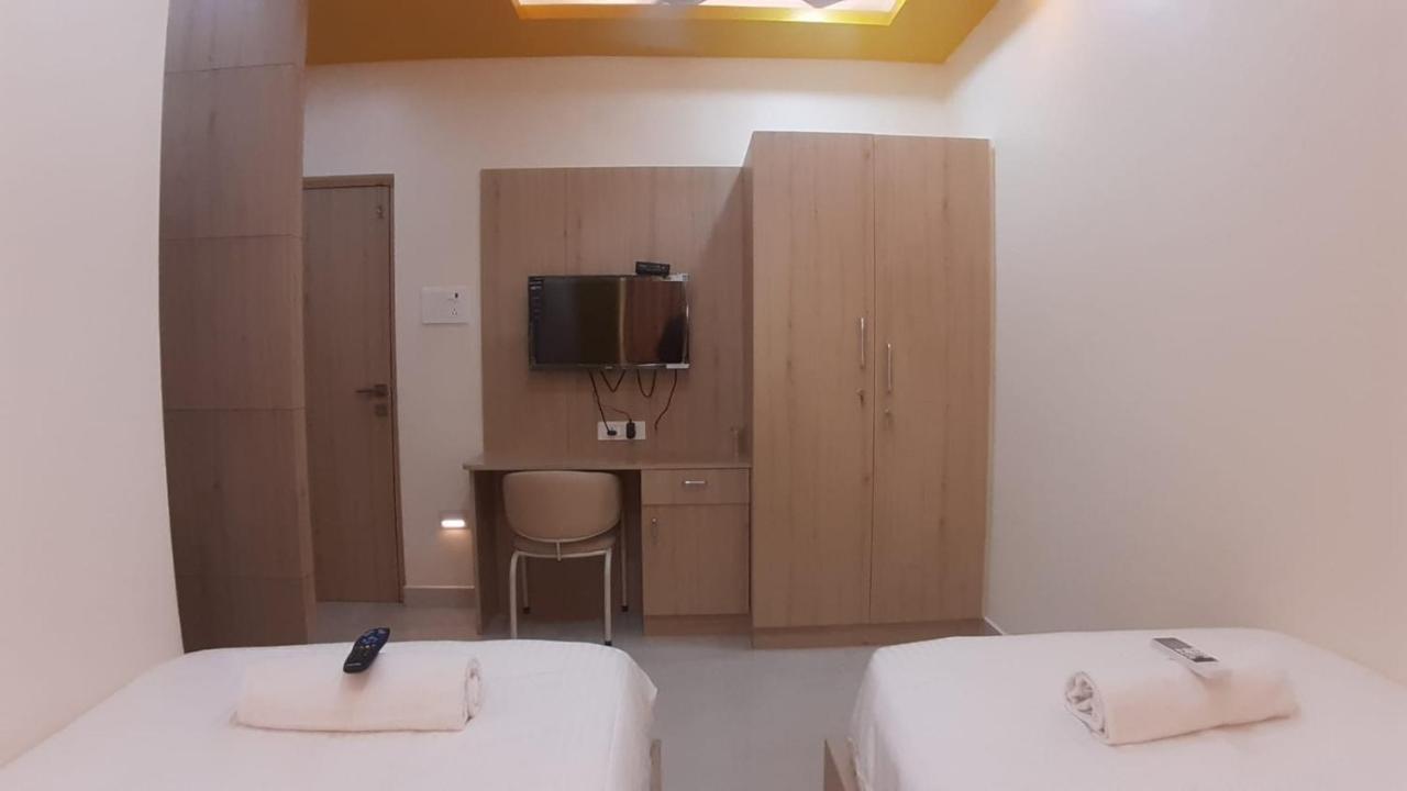 فندق Jfive Residency شيناي المظهر الخارجي الصورة